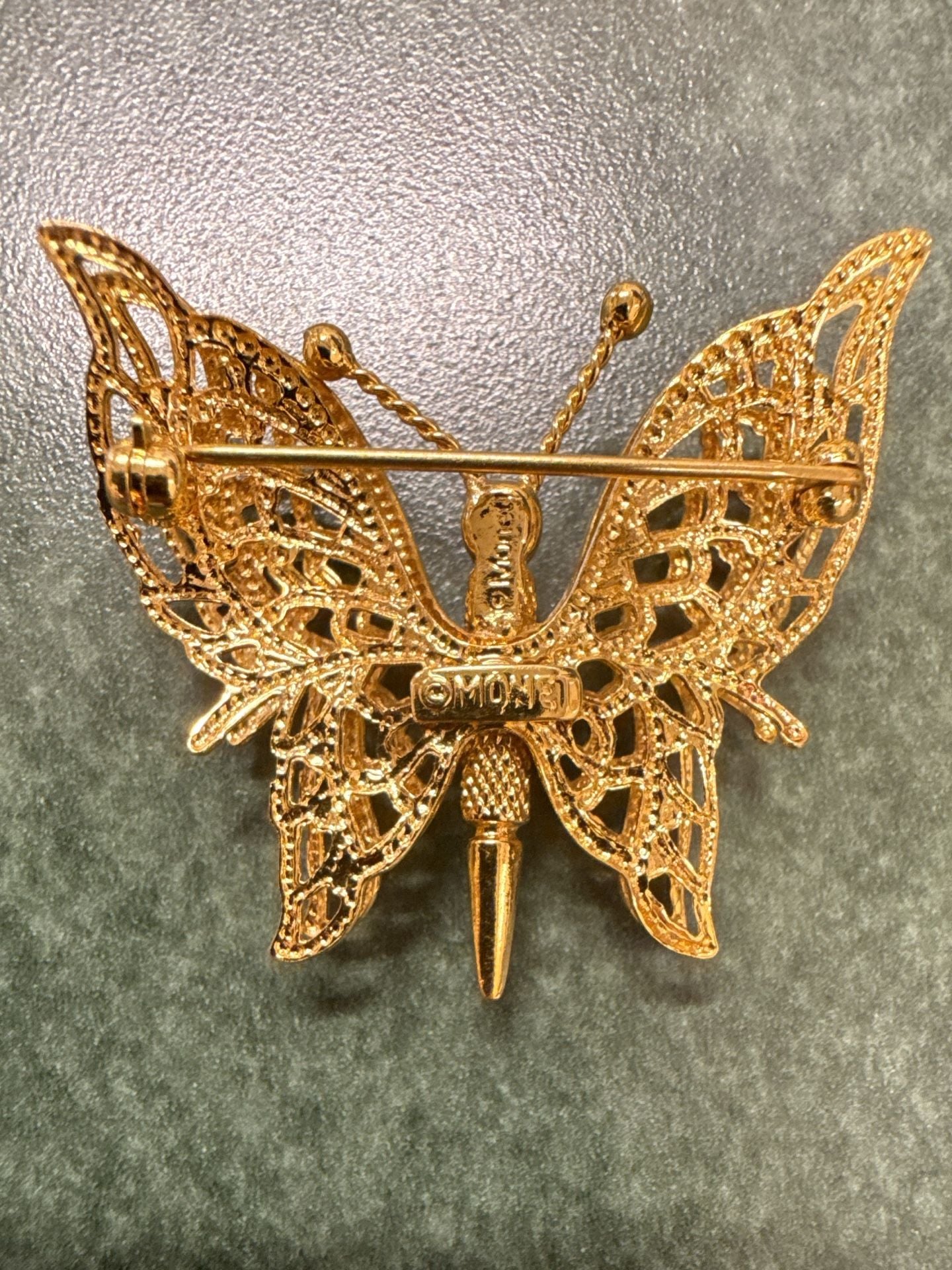 Vintage Monet Goldtone Gold Tone Double Wing Butterfly Brooch Pin SIGNED 3