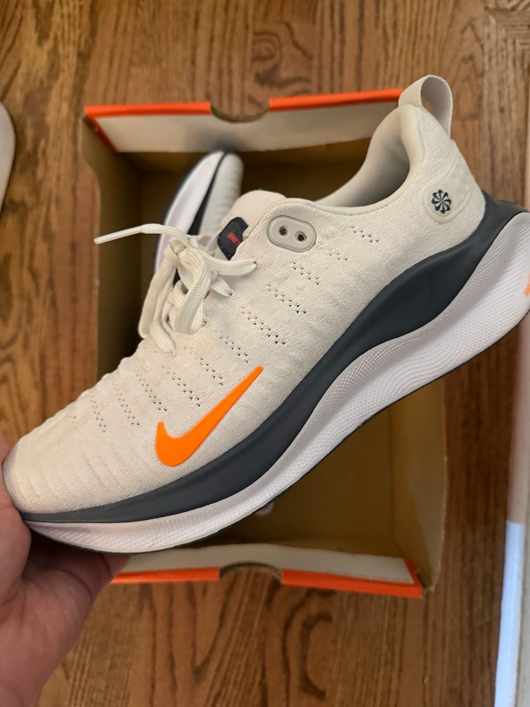 Nike ReactX Infinity Run 4 Platinum Tint Total Orange DR2665-010 Men's Size 9 / Women's 10.5 2