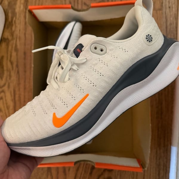 Nike ReactX Infinity Run 4 Platinum Tint Total Orange DR2665-010 Men's Size 9 / Women's 10.5