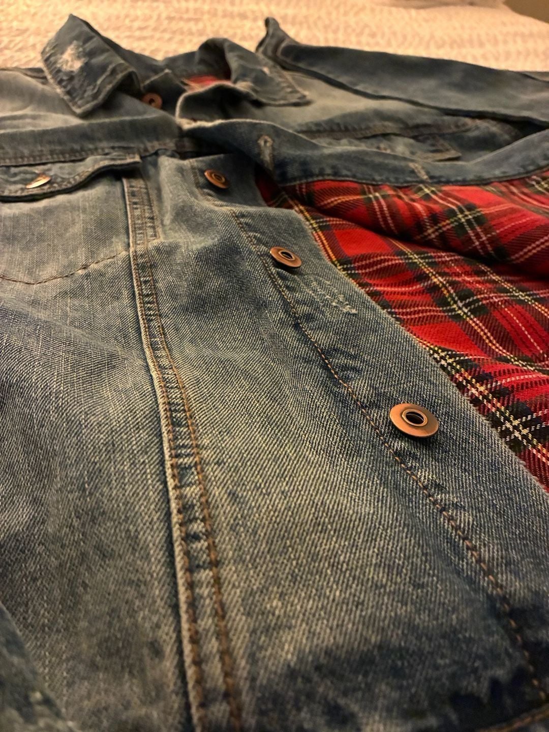 Forever 21 Men Red Flannel Lined Distressed Denim Jacket 5
