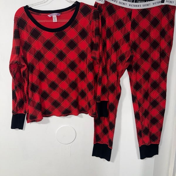 Victoria's Secret XL Fireside Red/Black Plaid 2 pc Thermal Pajama Lounge Set