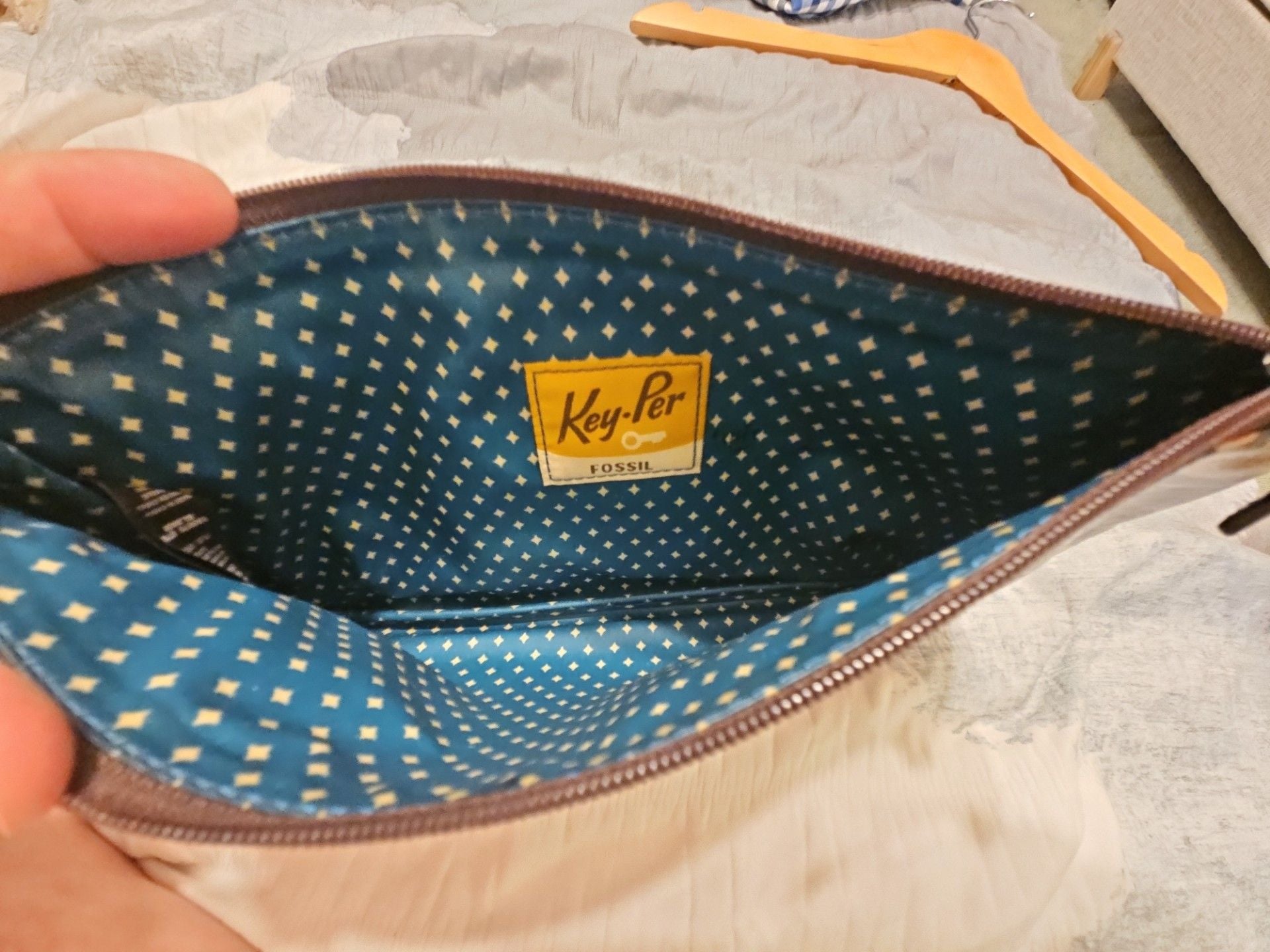 Fossil Key-Per Brown Multicolor Floral Coated Canvas Cosmetic Pouch Wristlet 4