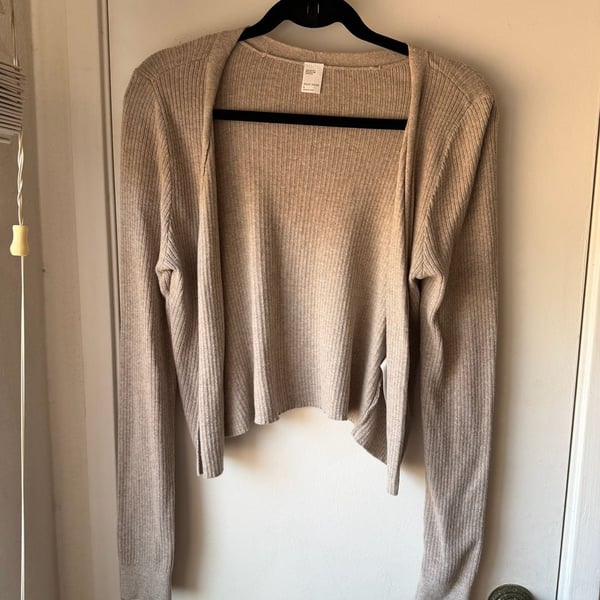 Gilly Hicks Ribbed Knit Button-Front Long Sleeve Cropped Cardigan Beige Size L