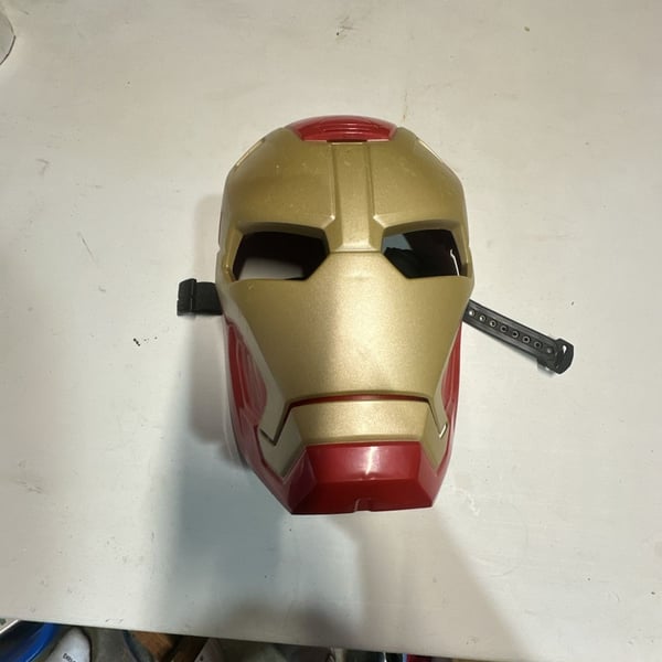 Marvel Iron Man Mask FX Lights & Sounds Hasbro