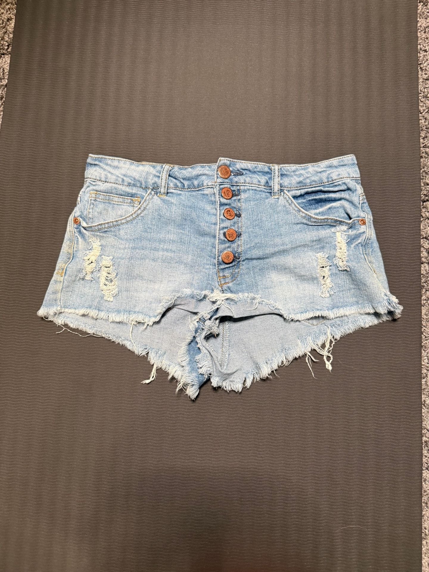 Highway Jeans HWY Jeans Distressed Raw Hem Button Fly Denim Shorts Size 9/10 2