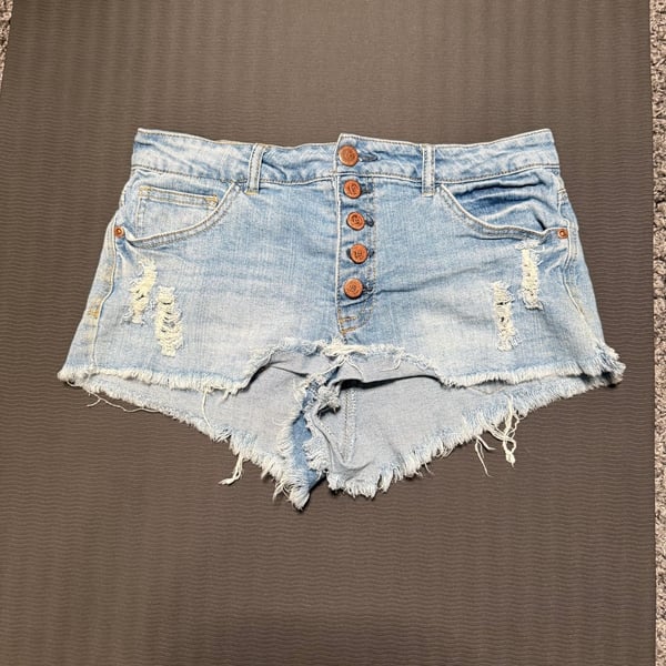 Highway Jeans HWY Jeans Distressed Raw Hem Button Fly Denim Shorts Size 9/10
