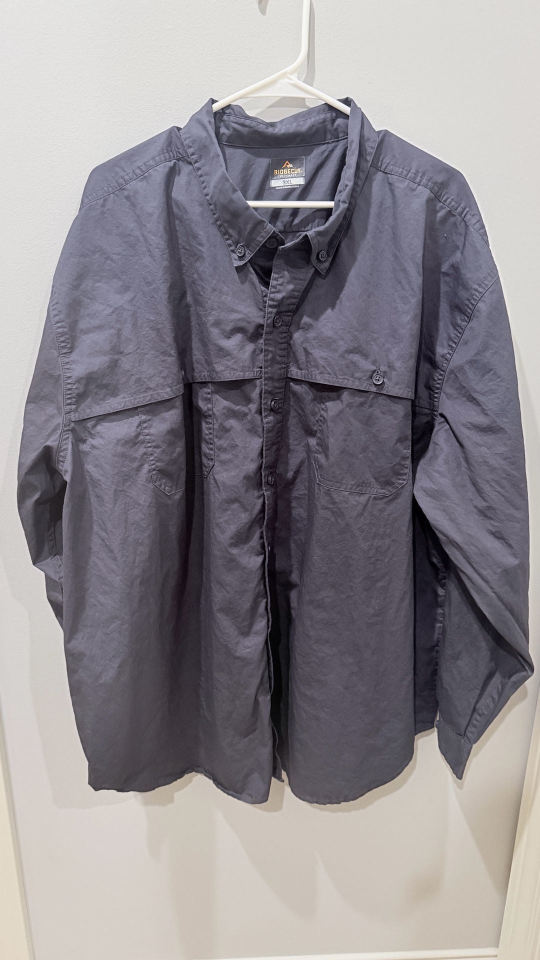 Lot of 2 men’s Button-Up Shirts 3XL, one long sleeved and one short, workwear 7