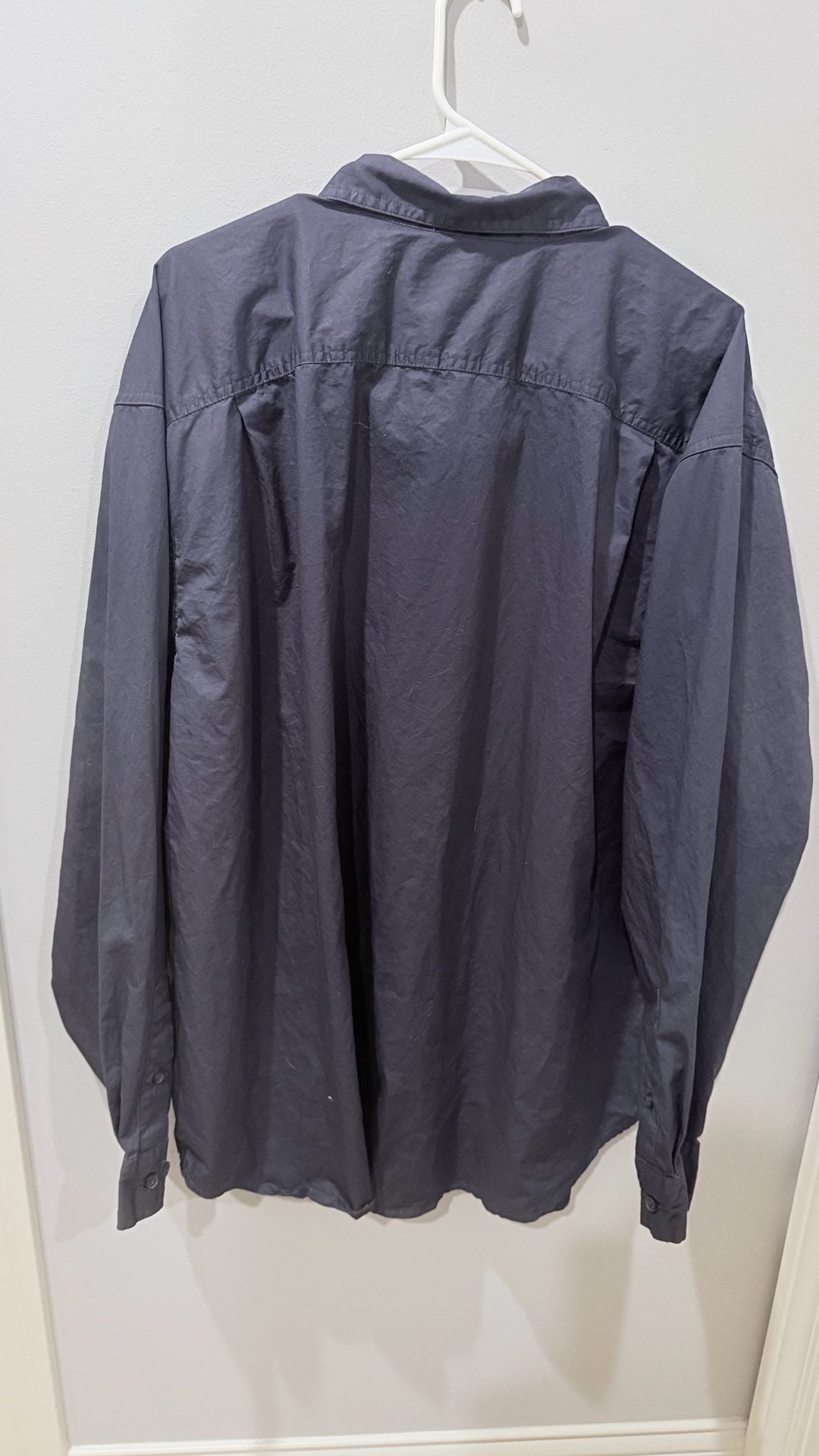 Lot of 2 men’s Button-Up Shirts 3XL, one long sleeved and one short, workwear 8