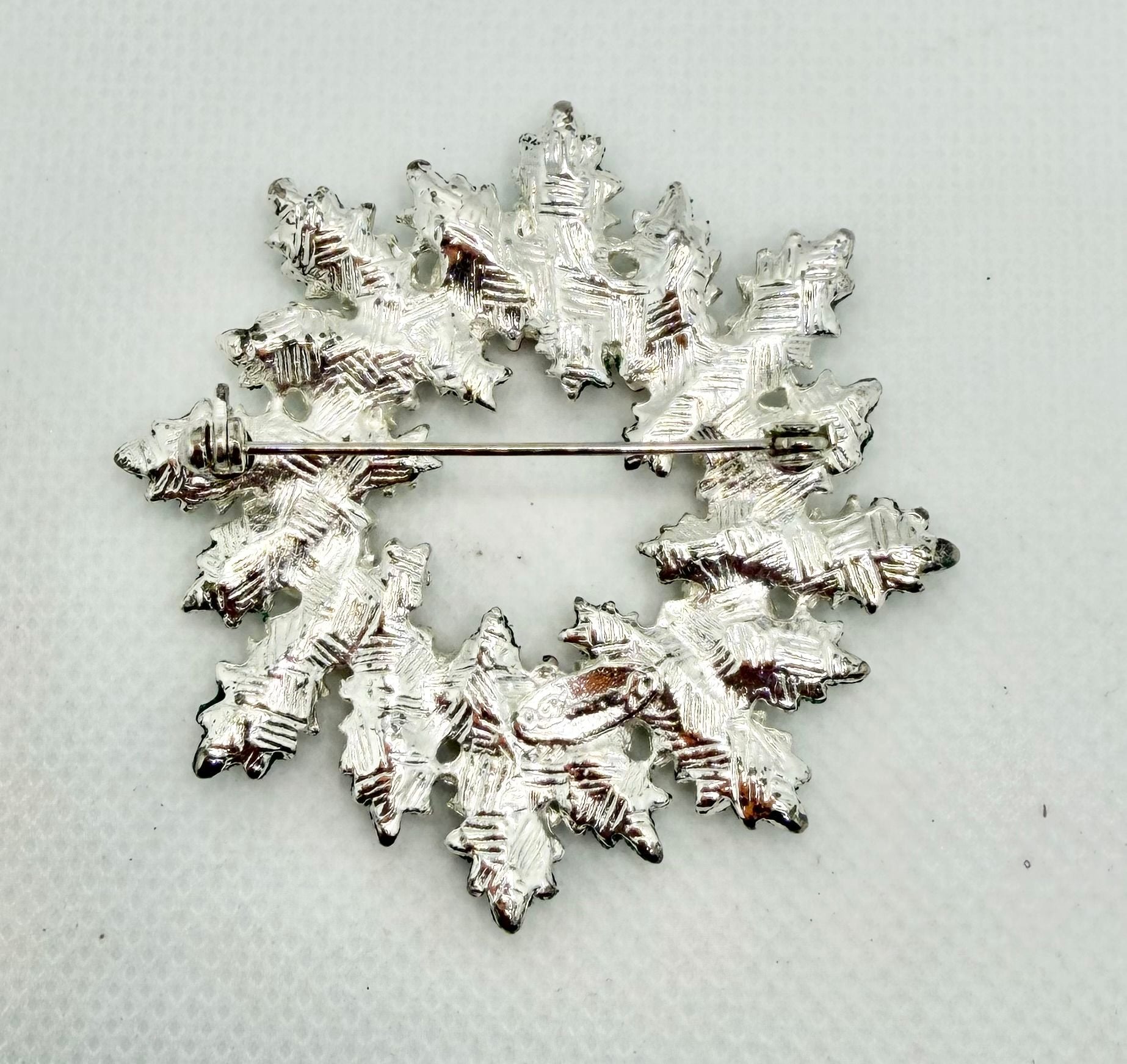 Vintage Danecraft Christmas Green Glitter Wreath Pin Brooch Silver Tone 4