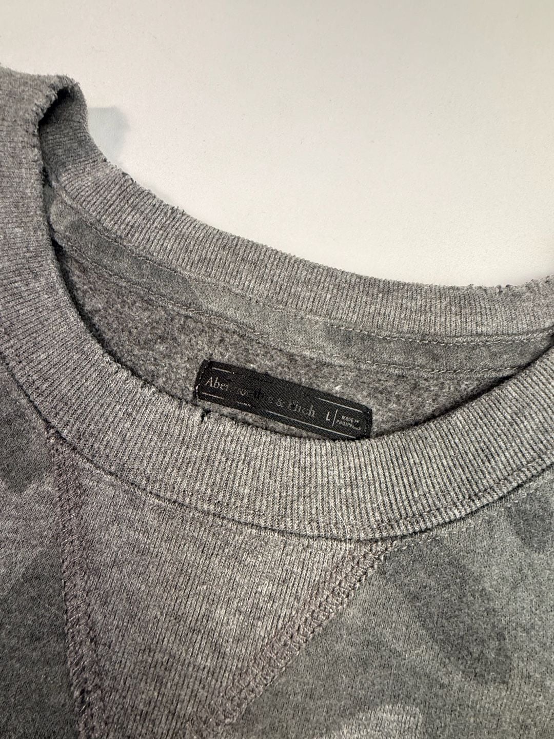 Abercrombie & Fitch Gray Camouflage Sweatshirt Women's Size Large 7