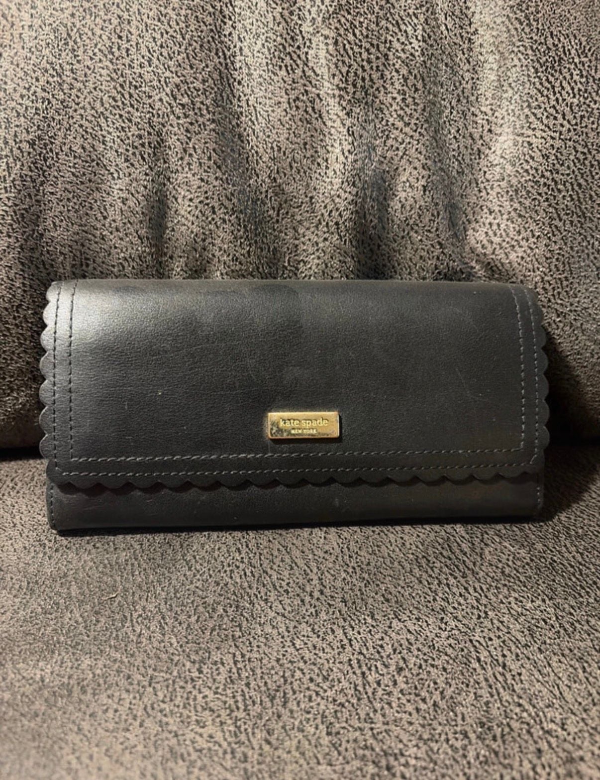 Kate Spade New York Black Leather Scalloped Flap Wallet 2