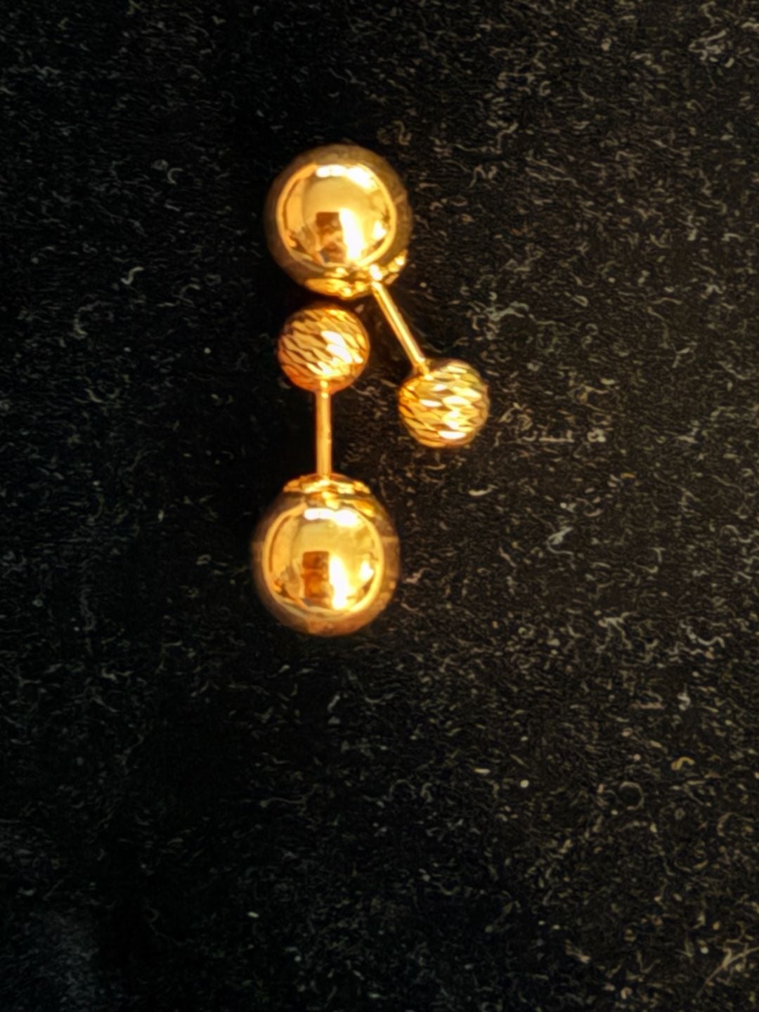 18K Yellow Gold Double-Sided Ball and Textured Bead Stud Earrings Brand New
Firm Price 3