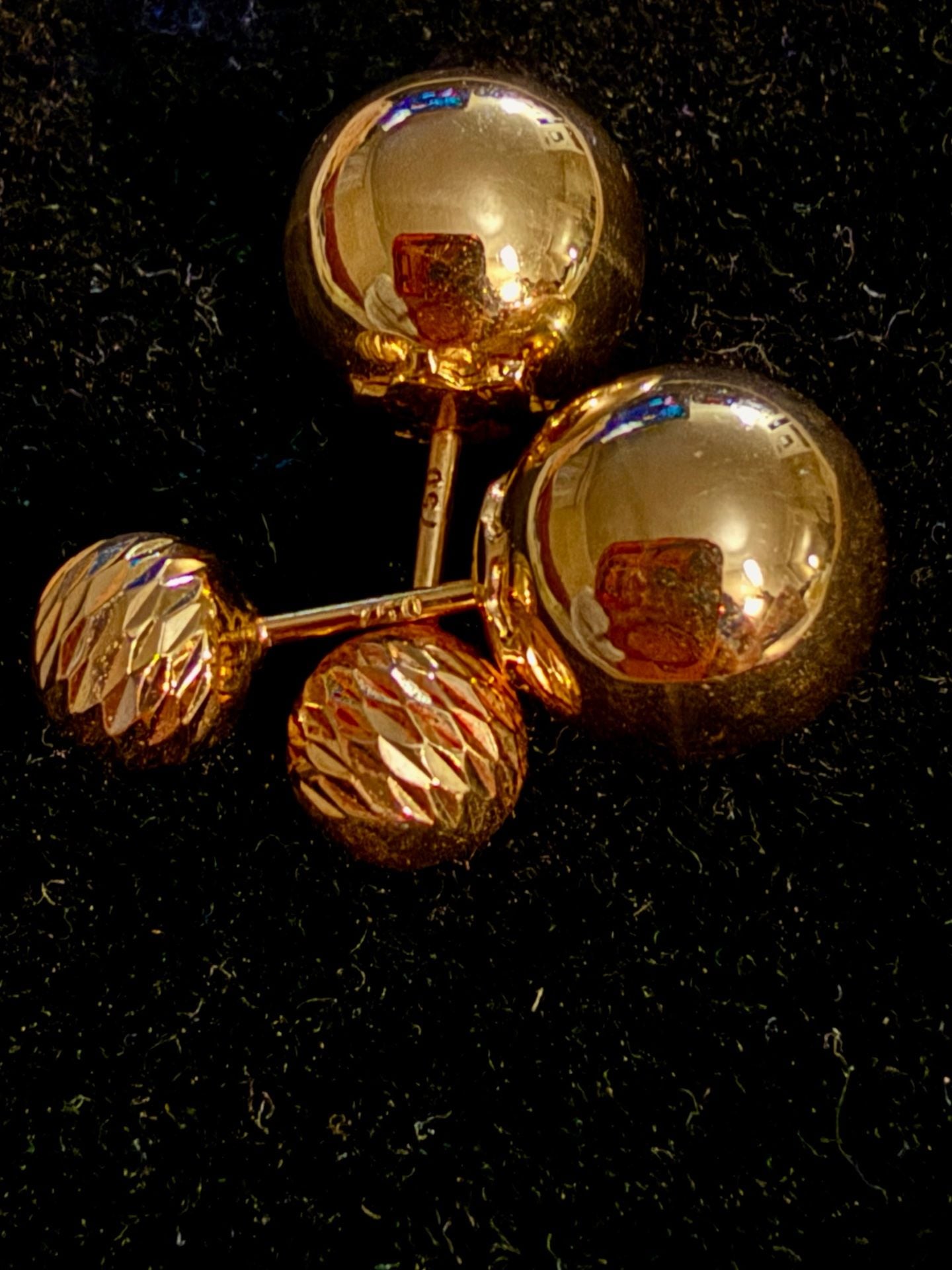 18K Yellow Gold Double-Sided Ball and Textured Bead Stud Earrings Brand New
Firm Price 5