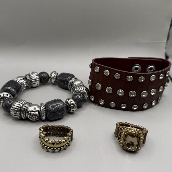 “4-Piece Boho Statement Jewelry Bundle – Bracelets & Rings”