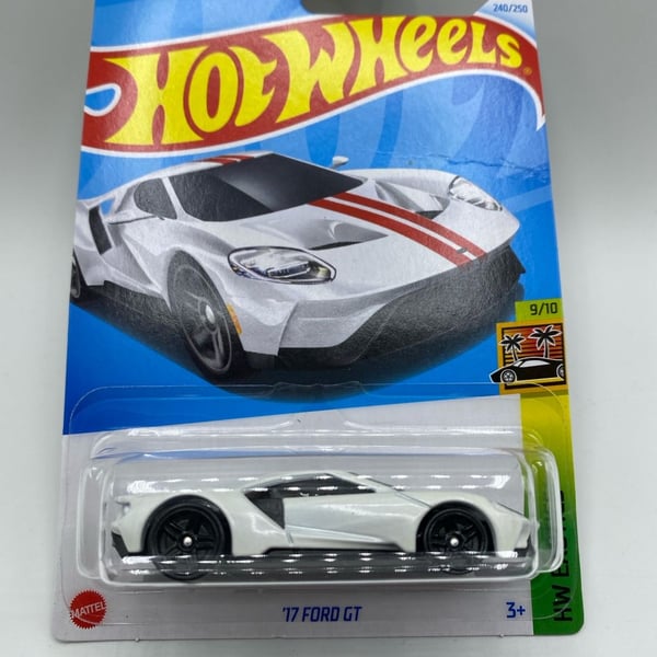 Hot Wheels 2024 HW Exotics '17 Ford GT White with Red Stripe 240/250 HTC26