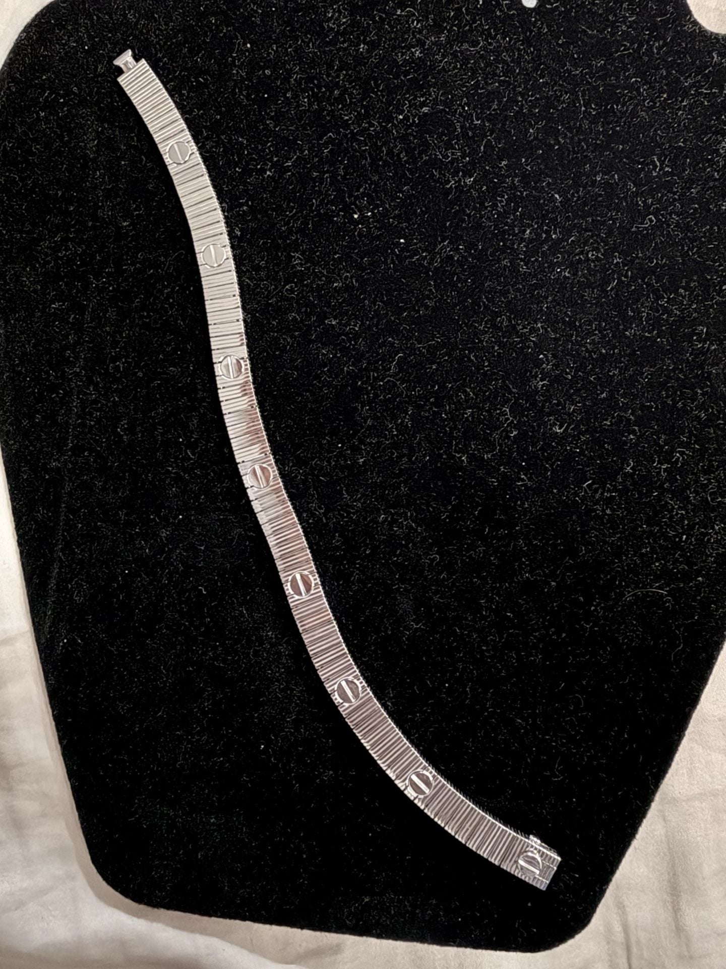 18K White Gold Au750 Size 8
Brand New
Firm Price 3