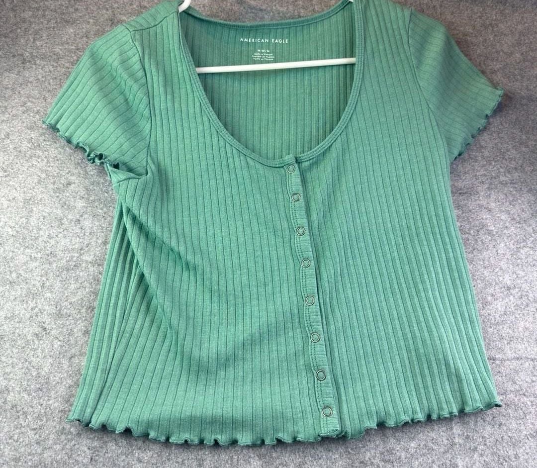 Y2K inspired American Eagle Green Ribbed Button Front Top | Lettuce Hem | Size M 2