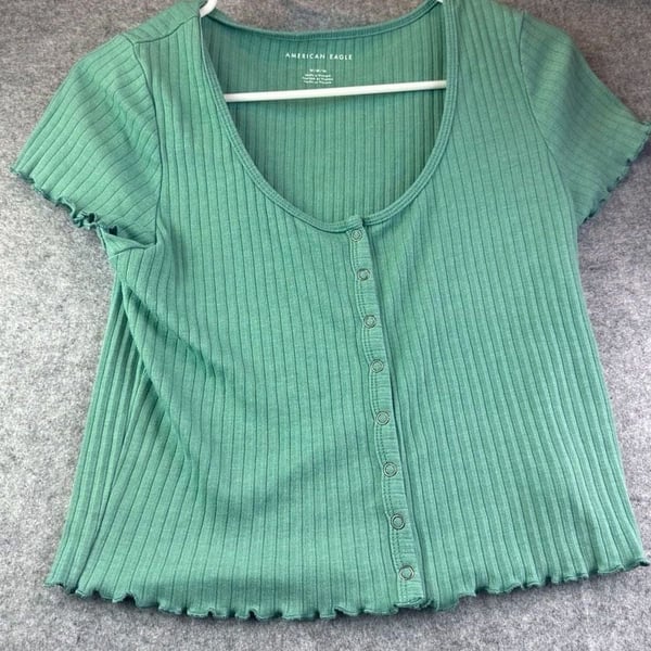 Y2K inspired American Eagle Green Ribbed Button Front Top | Lettuce Hem | Size M