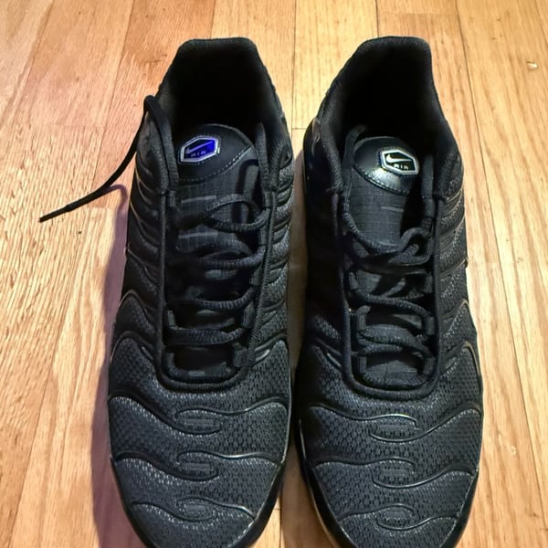 Nike Air Max Plus Black Triple Black Men's Size 10.5