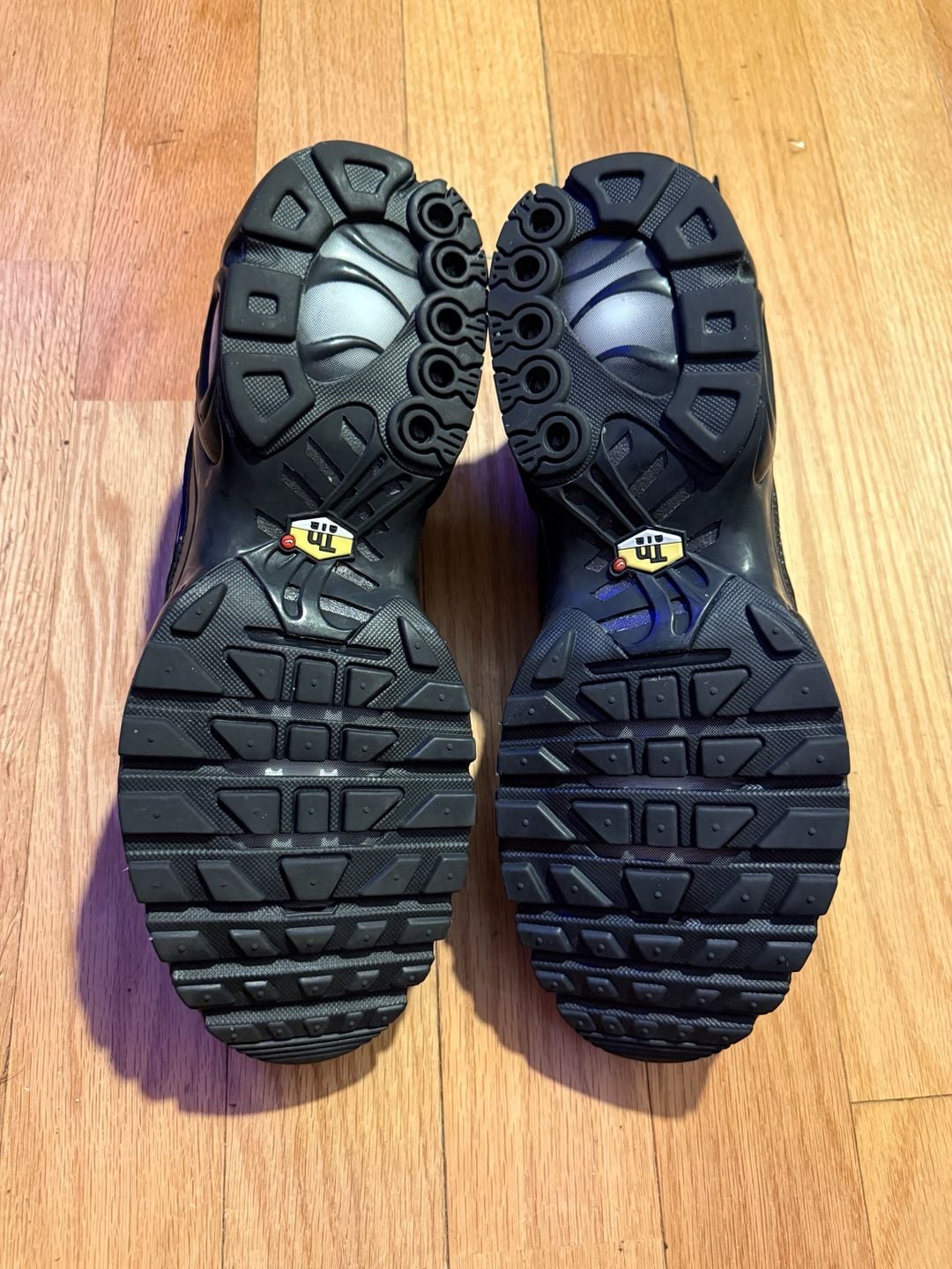 Nike Air Max Plus Black Triple Black Men's Size 10.5 8