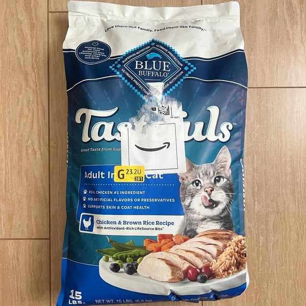 Blue Buffalo Tastefuls Chicken and Brown Rice Recipe Adult Dry Cat Food, 15 lb