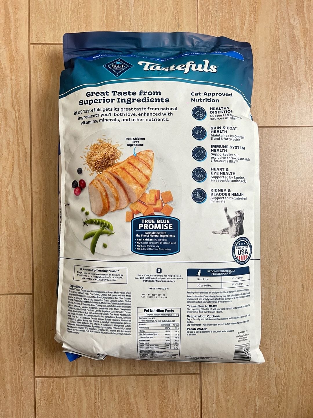 Blue Buffalo Tastefuls Chicken and Brown Rice Recipe Adult Dry Cat Food, 15 lb 2