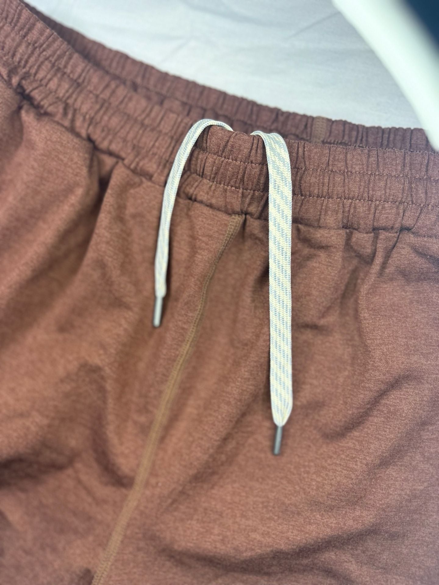 Vuori women’s Shorts Fleece Short Size Medium Earth Brown Heather 4