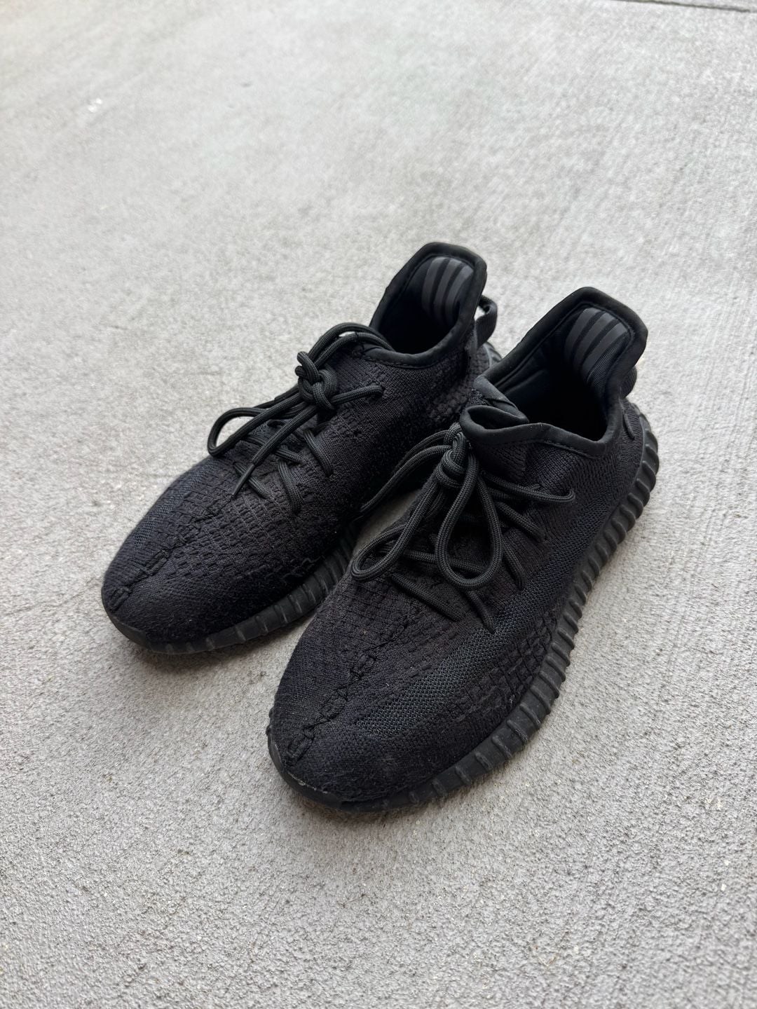 Adidas Yeezy Boost 350 V2 Onyx Black Sneakers 2