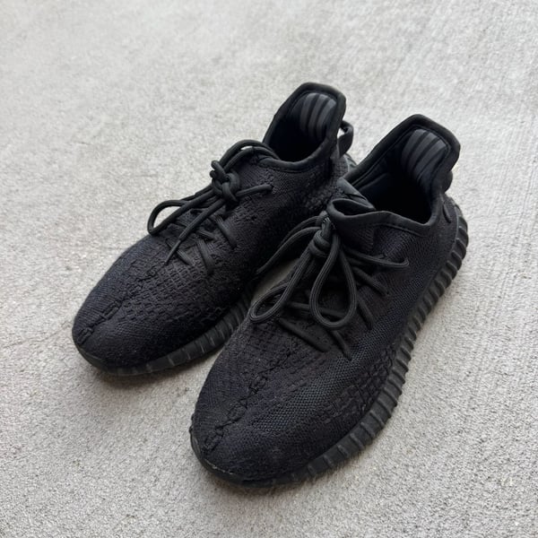 Adidas Yeezy Boost 350 V2 Onyx Black Sneakers