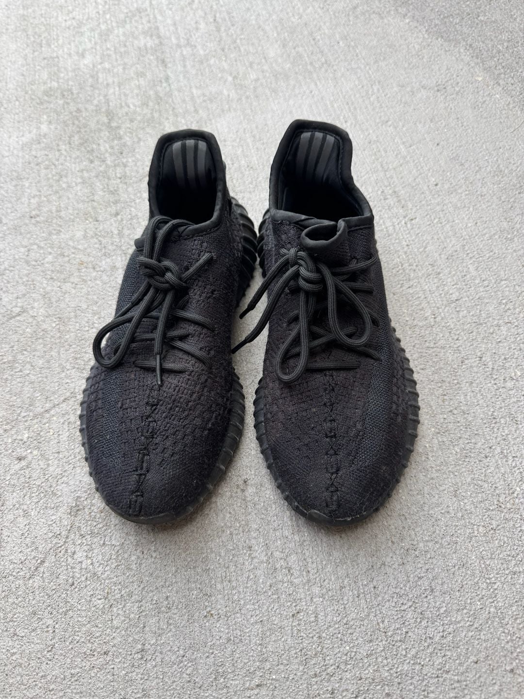 Adidas Yeezy Boost 350 V2 Onyx Black Sneakers 3