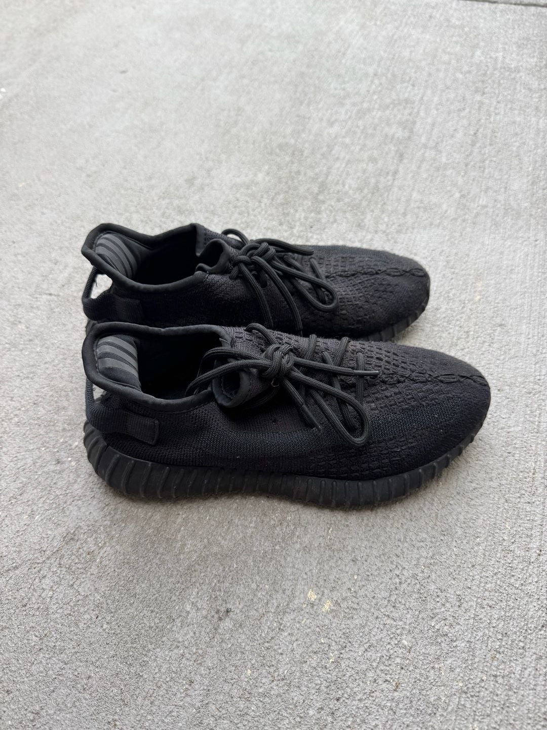 Adidas Yeezy Boost 350 V2 Onyx Black Sneakers 4