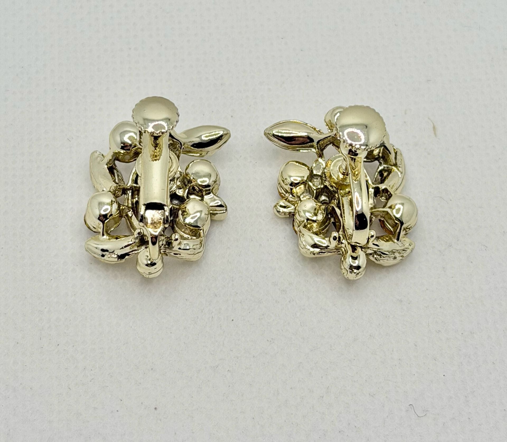 Vintage Gold Tone Brown Topaz Rhinestone Grape and Leaf Fall Clip On Earrings 4
