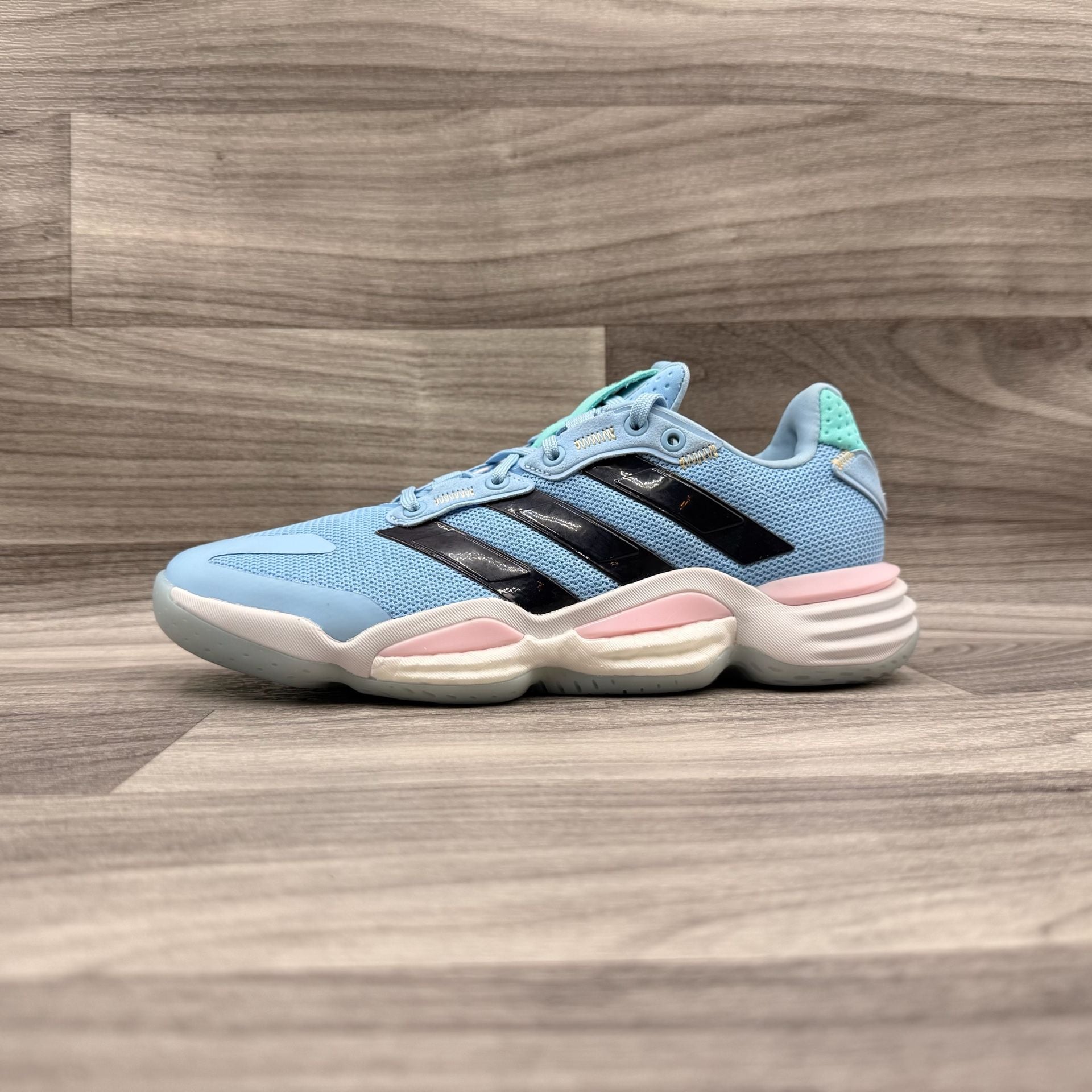 Adidas Stabil 16 Shoes Women, Glow Blue/Shadow Navy/Core Black NWOT 3