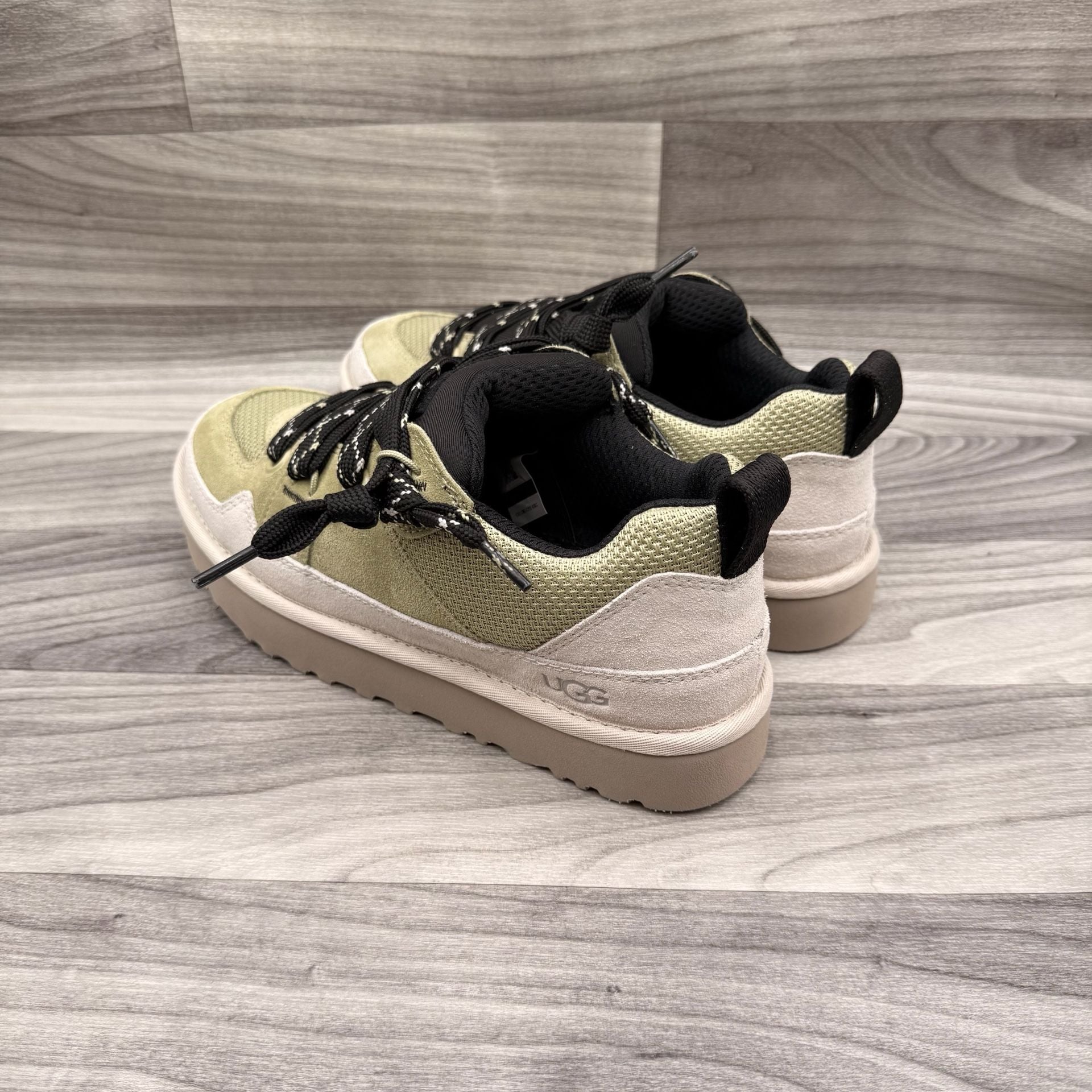UGG Men's Lo Lowmel Fashion Sneakers NWOT 1169493-MTY Muted Brass / Putty 11
