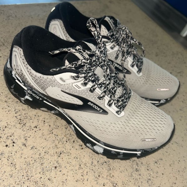 Brooks Ghost 14 Running Shoes, Size 6, White/Black, Camo Pattern, Used with Wear on Soles and Midsole