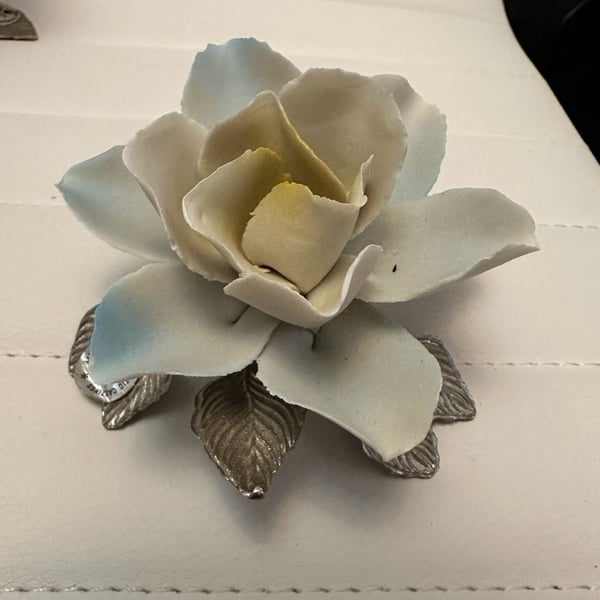 Capodimonte Artistic Castings Italian Porcelain Flower Silver Tone Metal Leaves
