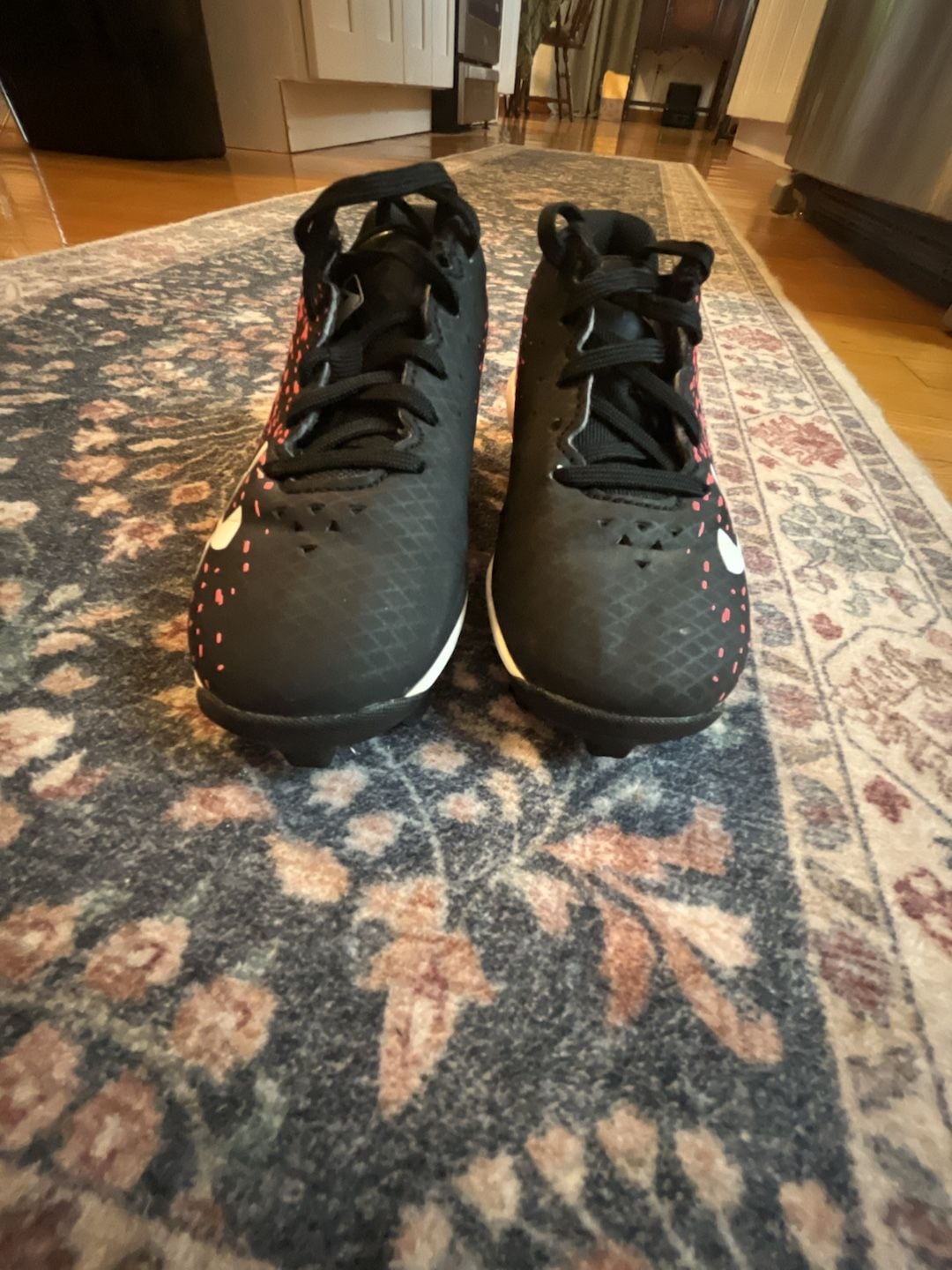 Under Armour Softball cleats Baseball Shoes Youth kids girls 10K Pink Black 4