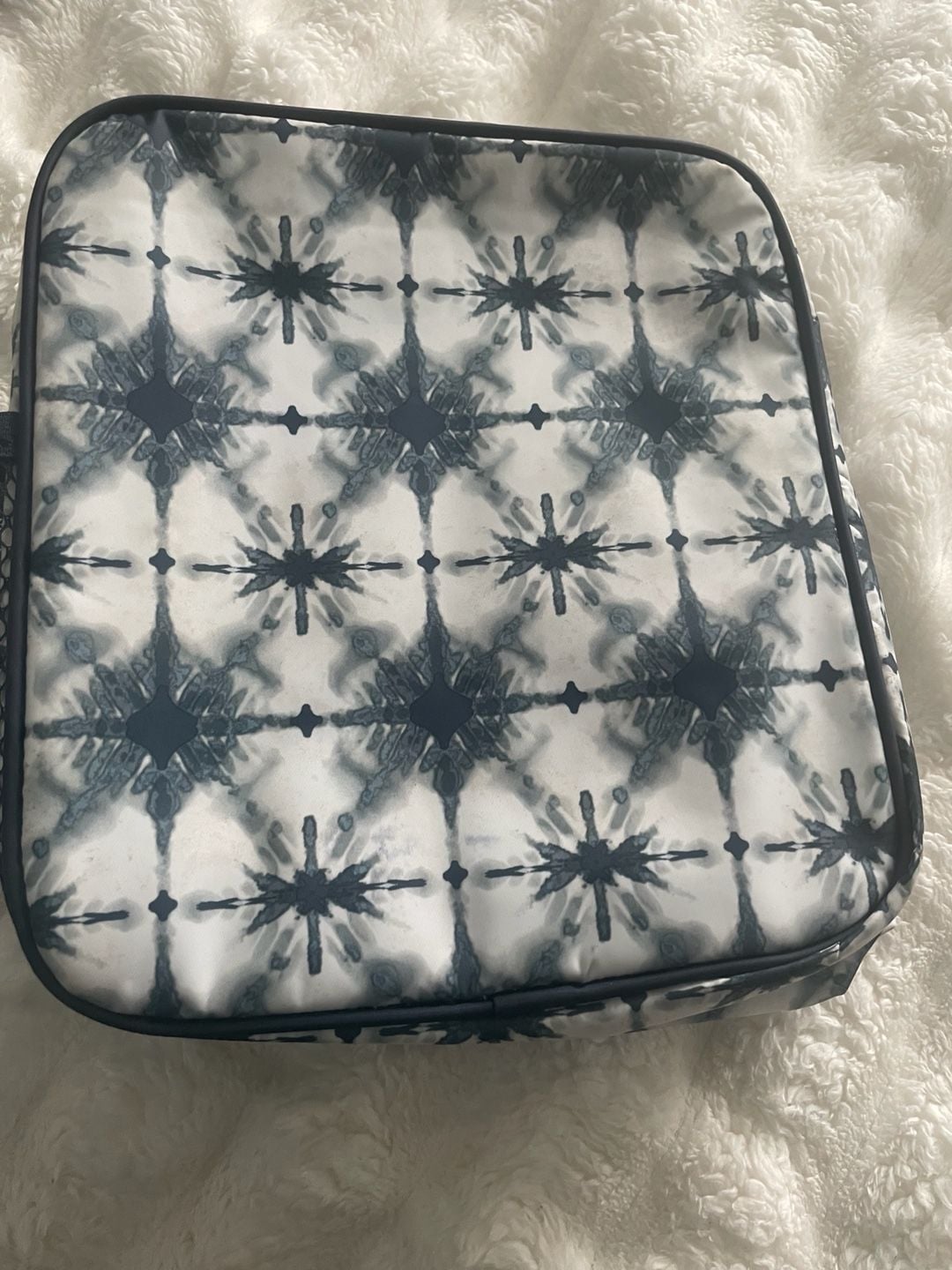Thirty-One Lunch Bag with Indigo Burst Tie-Dye Pattern 3