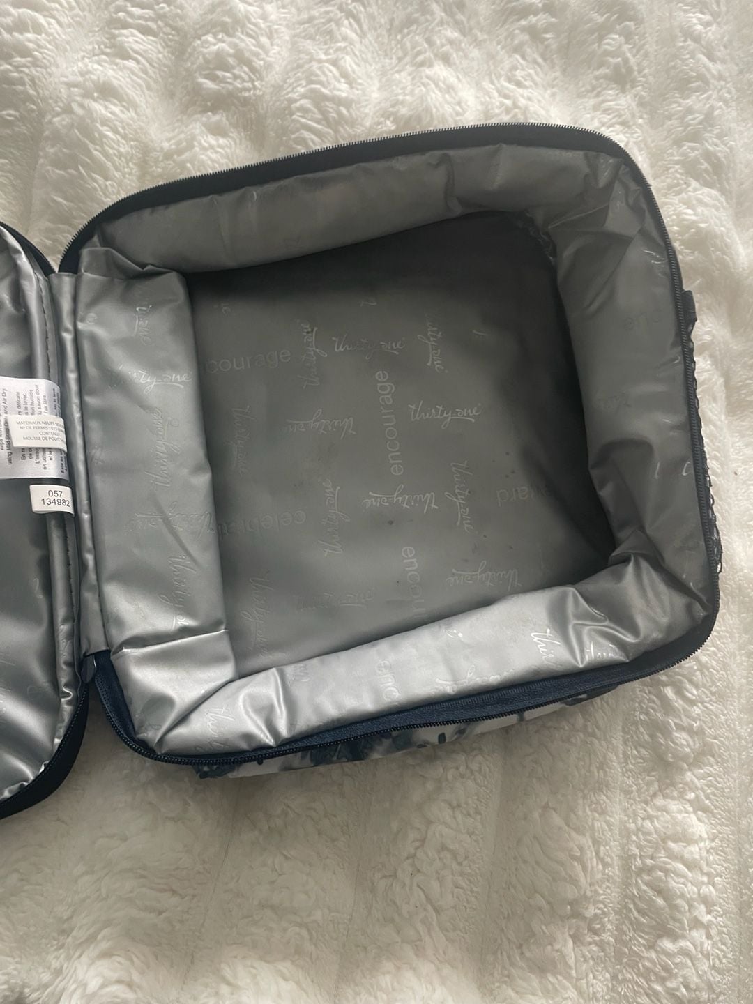 Thirty-One Lunch Bag with Indigo Burst Tie-Dye Pattern 4