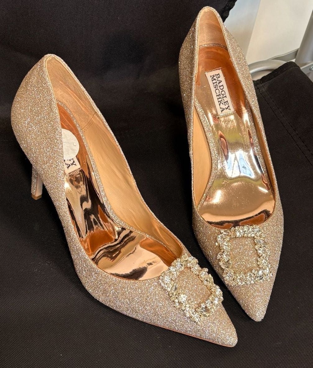 Badgley Mischka Cher Crystal Buckle Pumps Gold Glitter Size 11 2
