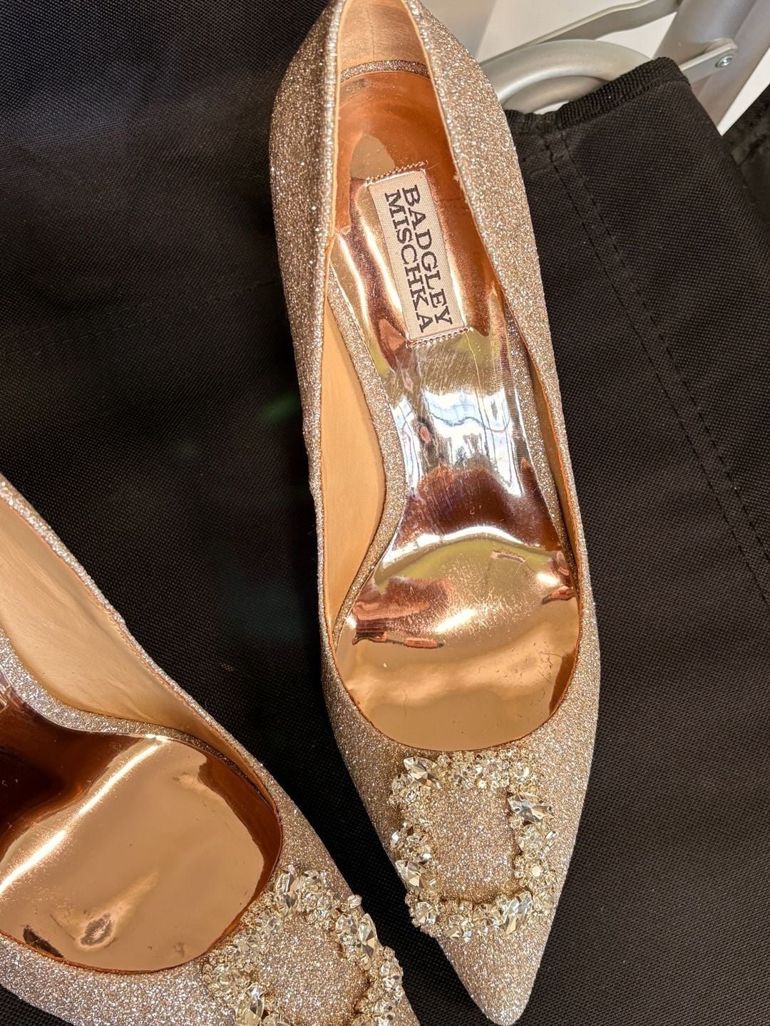 Badgley Mischka Cher Crystal Buckle Pumps Gold Glitter Size 11 4