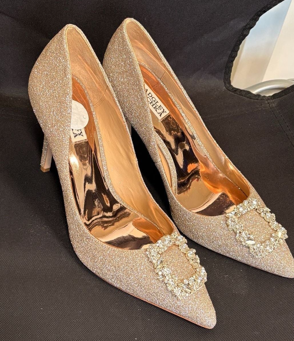 Badgley Mischka Cher Crystal Buckle Pumps Gold Glitter Size 11 3