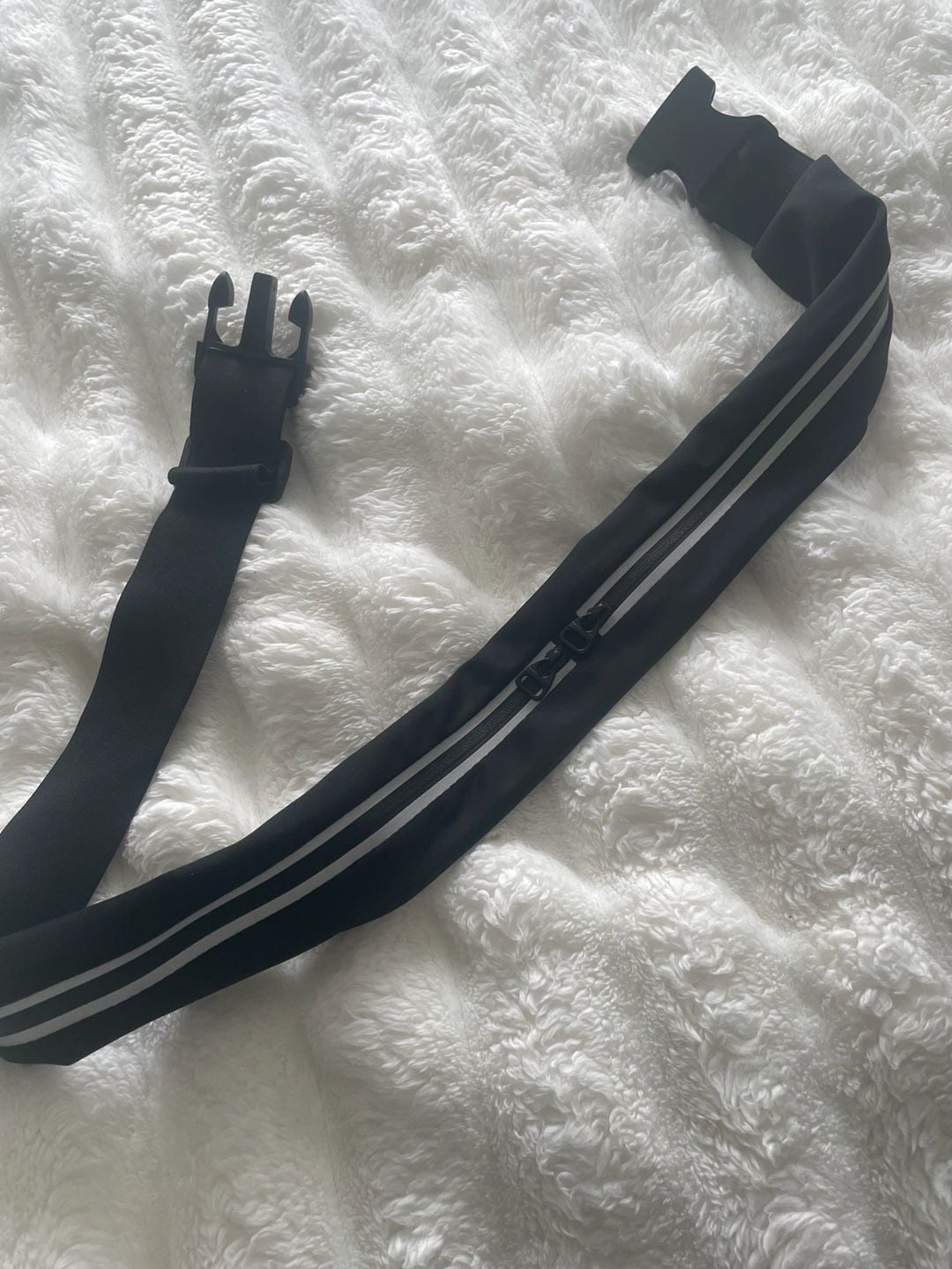 Shokz Running Belt with Zippered Pocket 1
