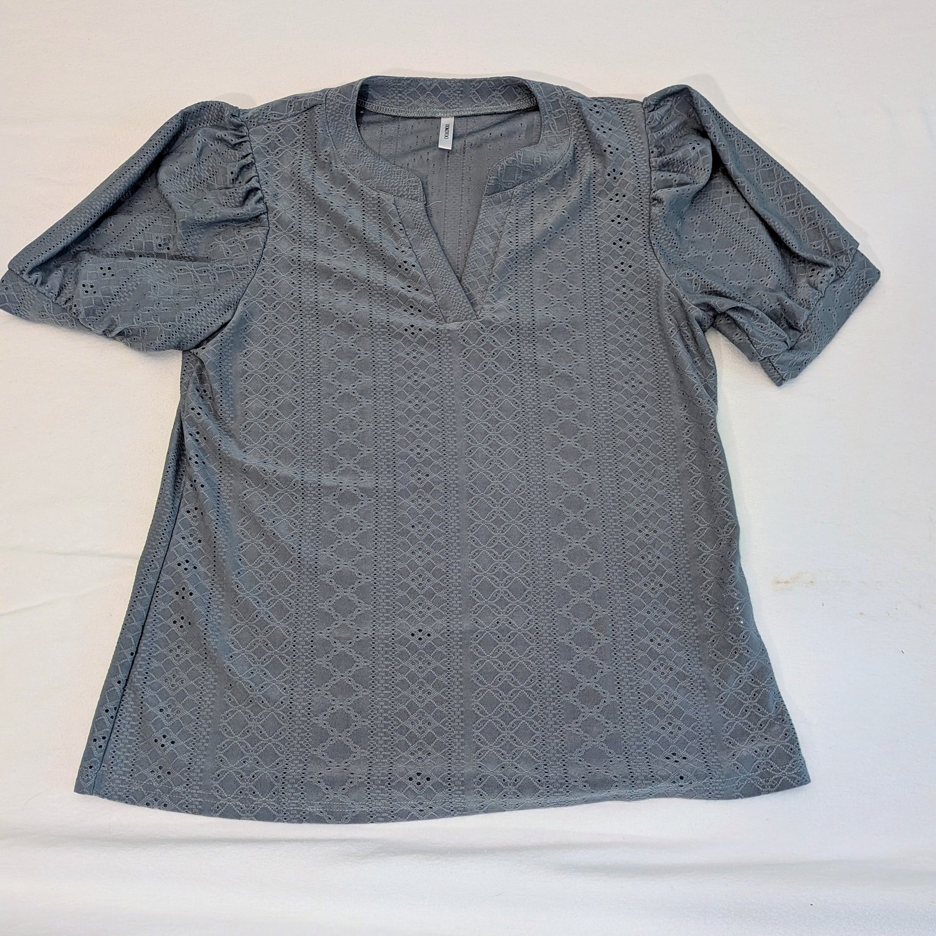 Dokotoo Women's Casual V-Neck Hollow Out Puff Short Sleeve Top Blue Size M 2