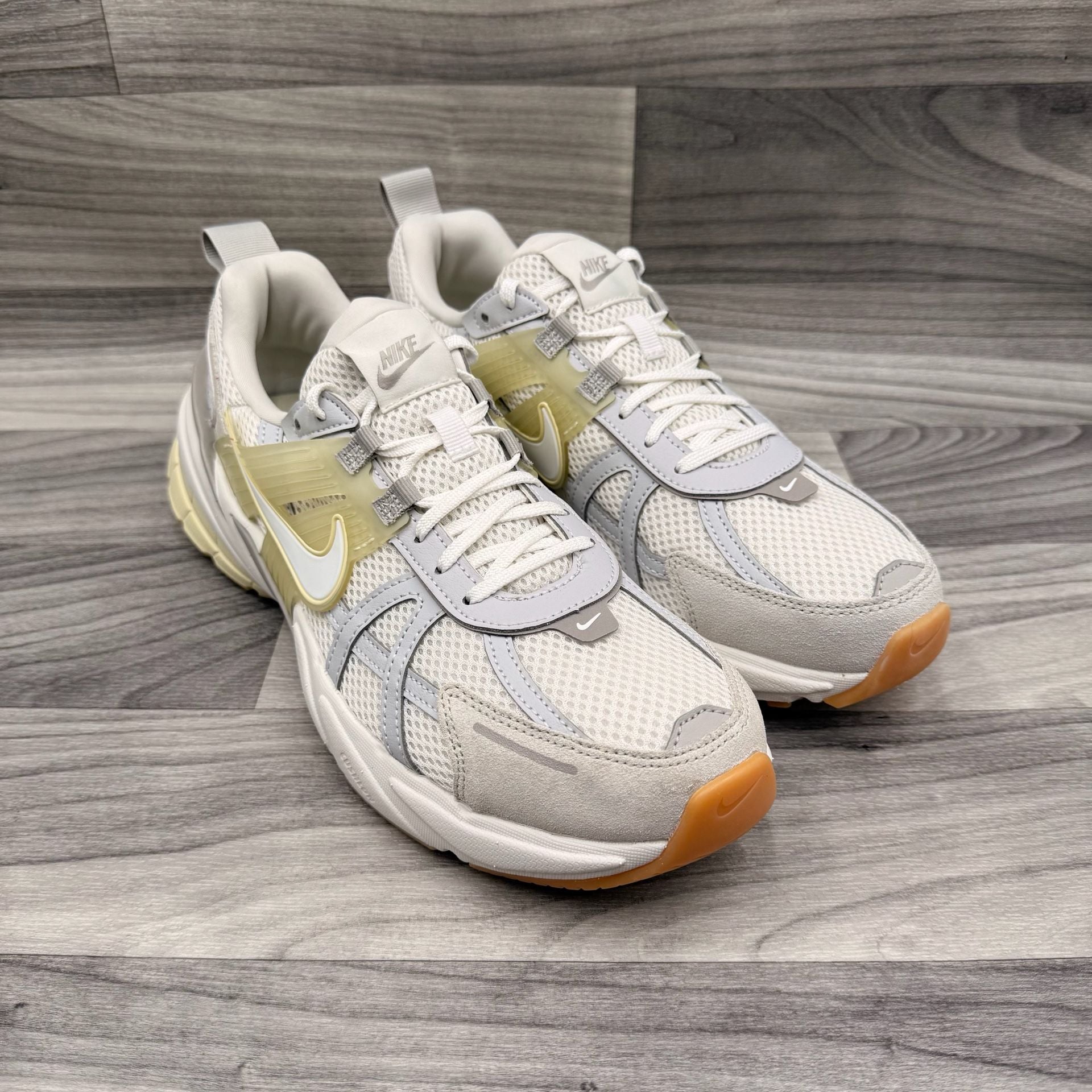 Nike V2K Run Shoes (HV4314-030, Phantom/Light Khaki. Men 10.5 / Women 12 3
