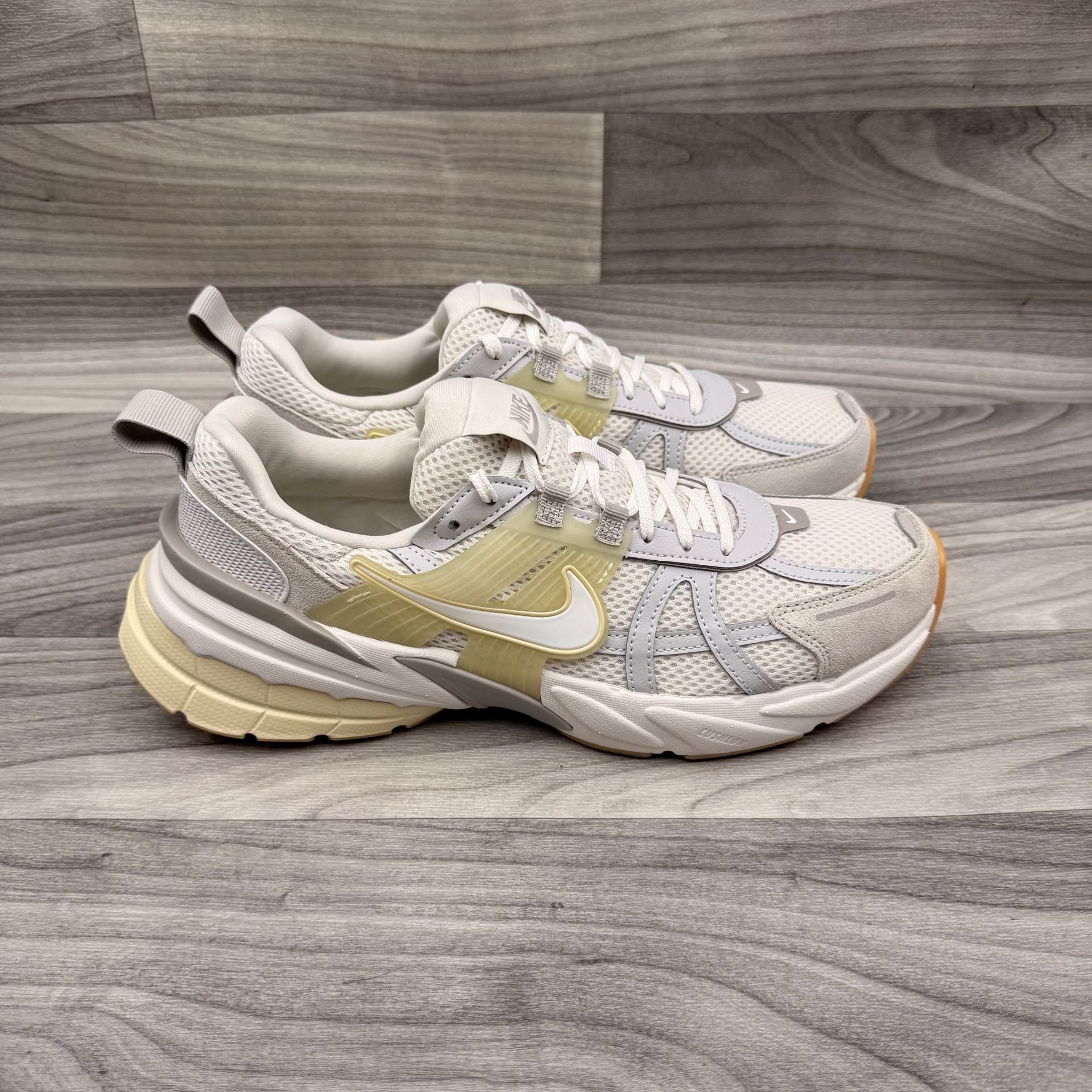 Nike V2K Run Shoes (HV4314-030, Phantom/Light Khaki. Men 10.5 / Women 12 4