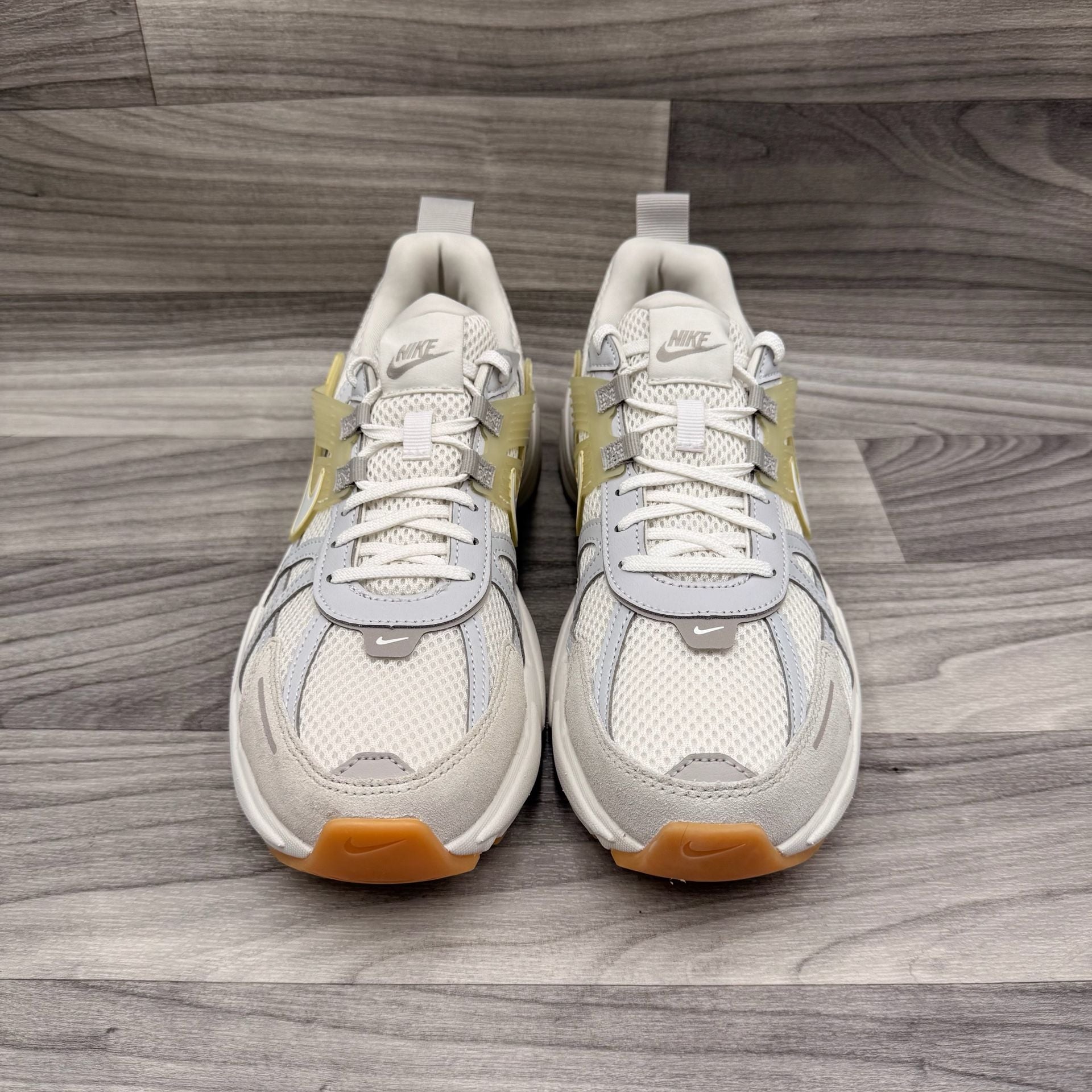 Nike V2K Run Shoes (HV4314-030, Phantom/Light Khaki. Men 10.5 / Women 12 5
