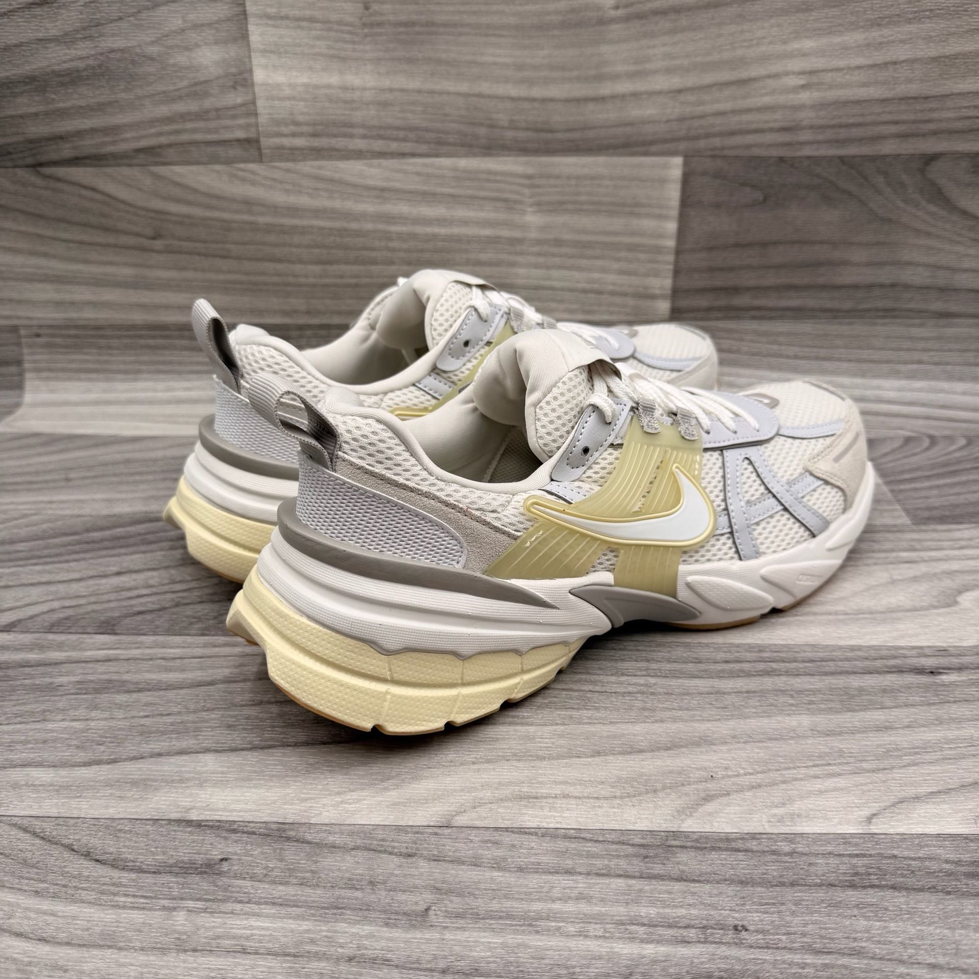 Nike V2K Run Shoes (HV4314-030, Phantom/Light Khaki. Men 10.5 / Women 12 11