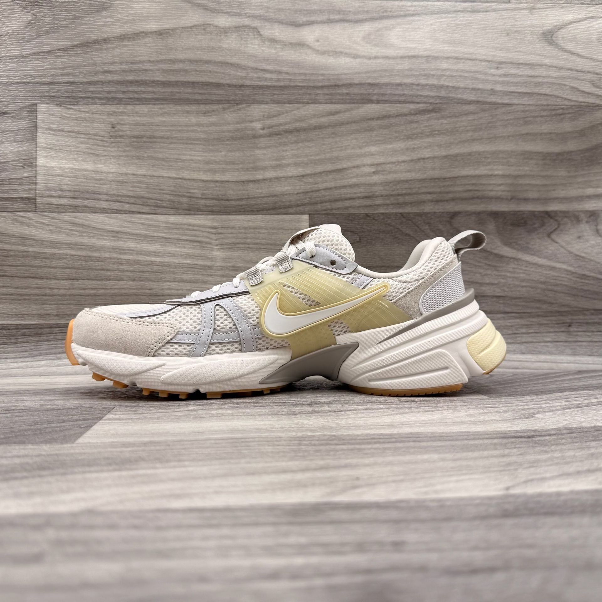 Nike V2K Run Shoes (HV4314-030, Phantom/Light Khaki. Men 10.5 / Women 12 13