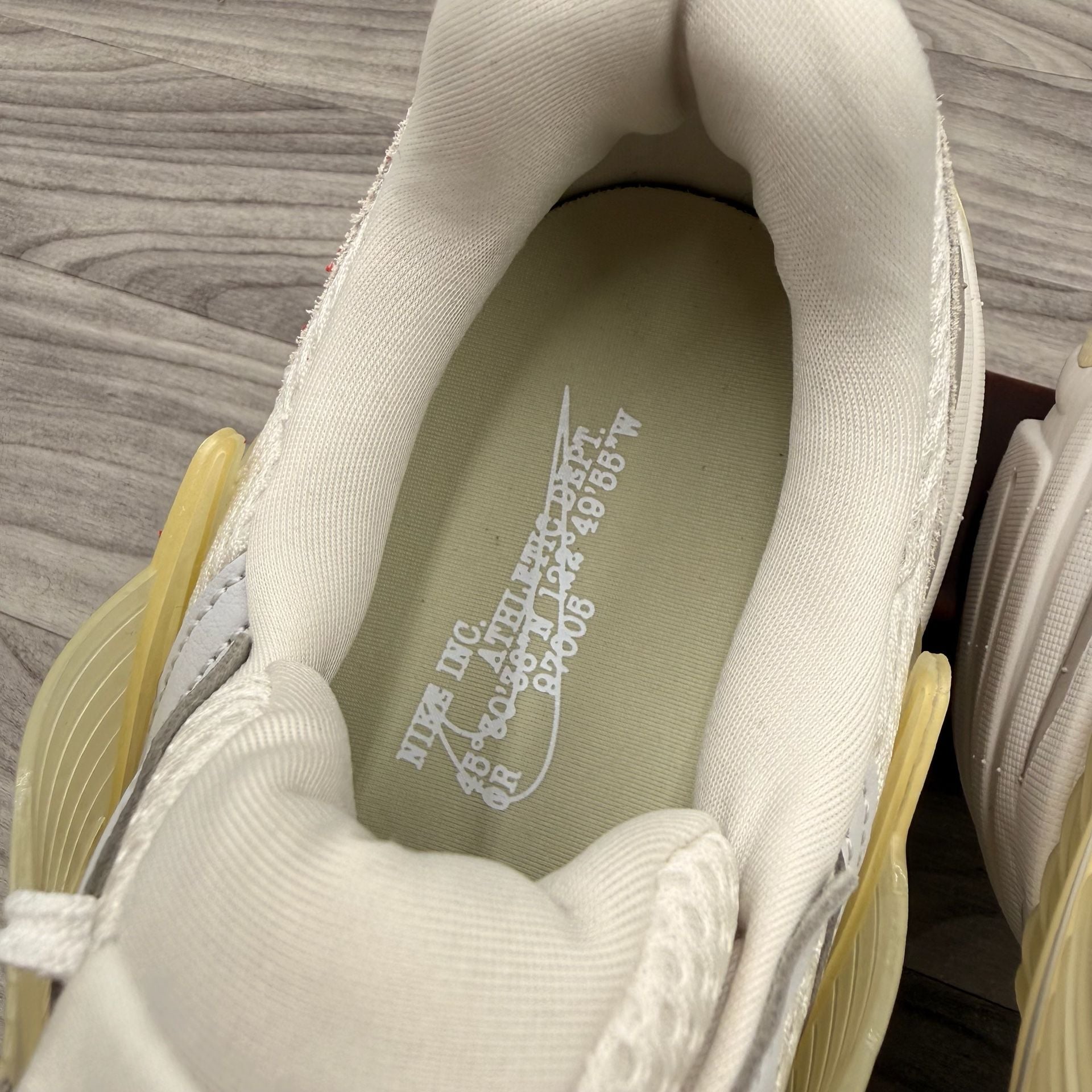Nike V2K Run Shoes (HV4314-030, Phantom/Light Khaki. Men 10.5 / Women 12 14